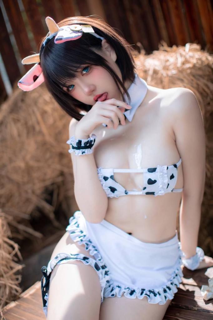 小熏喝牛奶