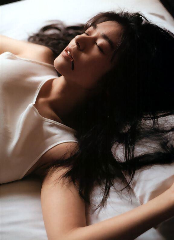 《女机器人》女主——青山知可子（第三弹）–《热带性气候》写真下半部分[100P]