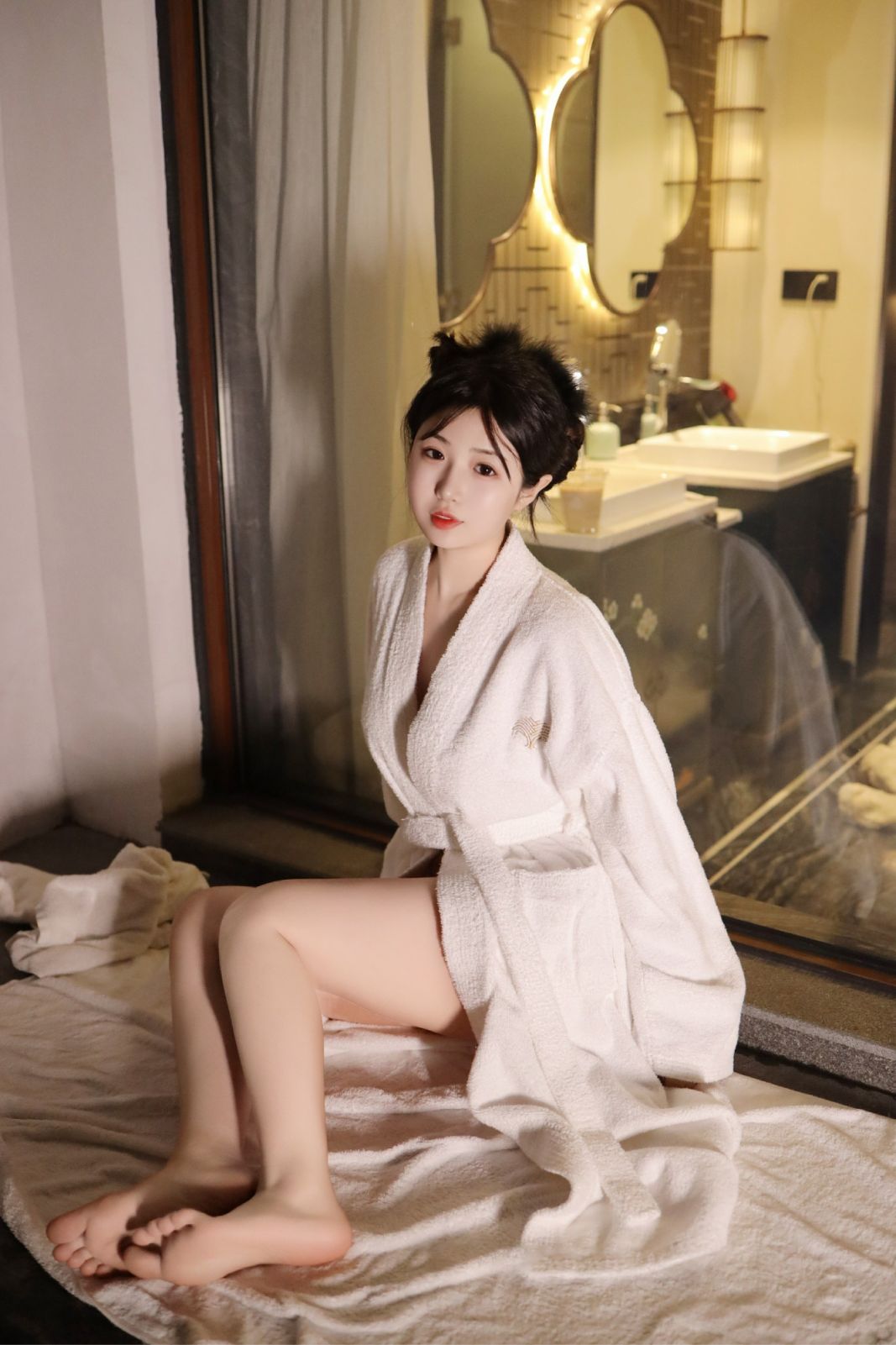 秀人网陈小花SPA油推--抚臀揉乳大尺度写真