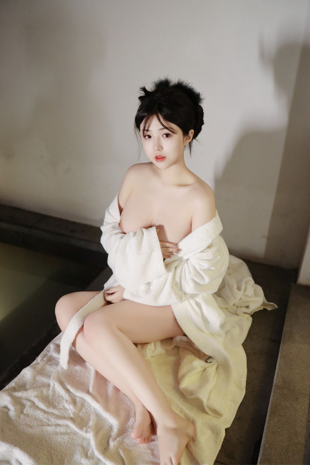 秀人网陈小花SPA油推--抚臀揉乳大尺度写真