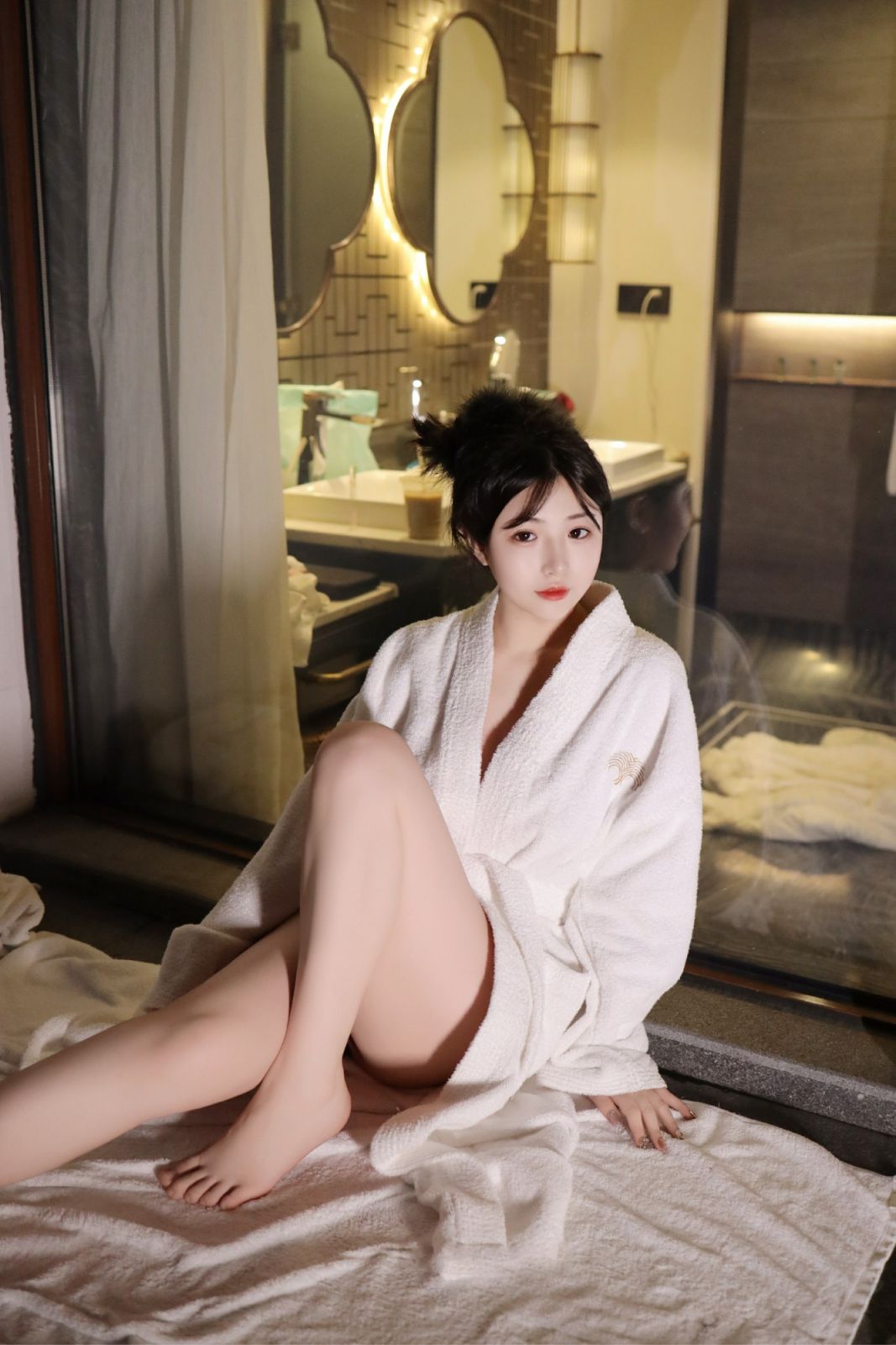 秀人网陈小花SPA油推--抚臀揉乳大尺度写真