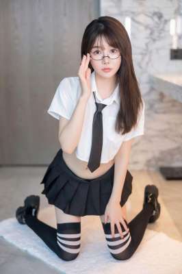 非常养眼的萌妹子婠婠么写真