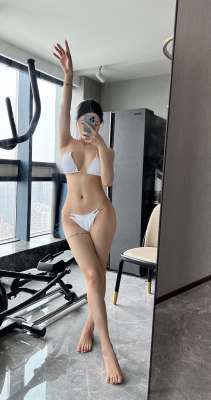 漂亮的金希儿