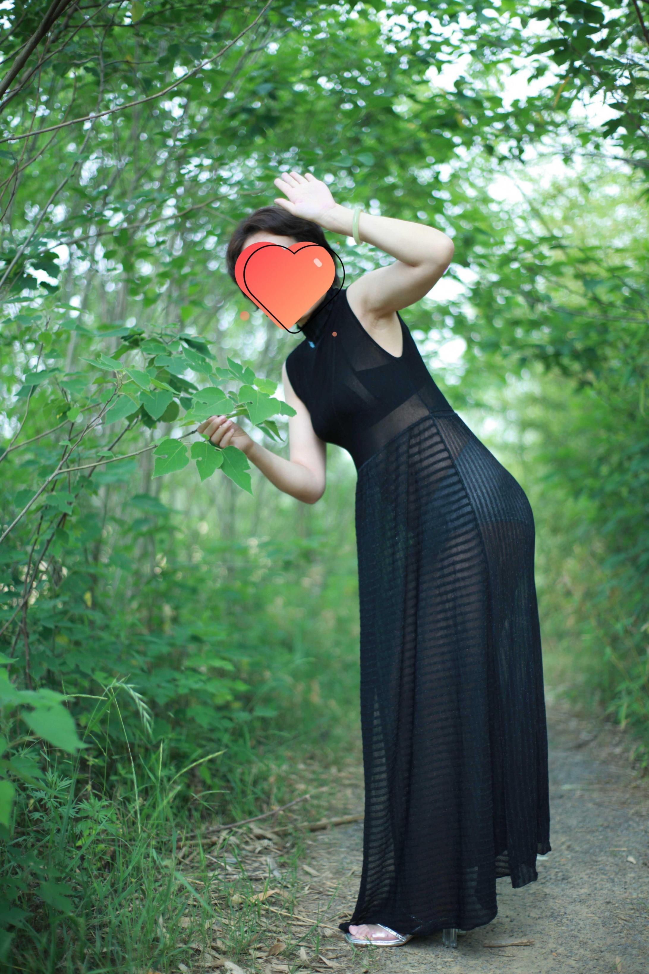 骚得很的人妻