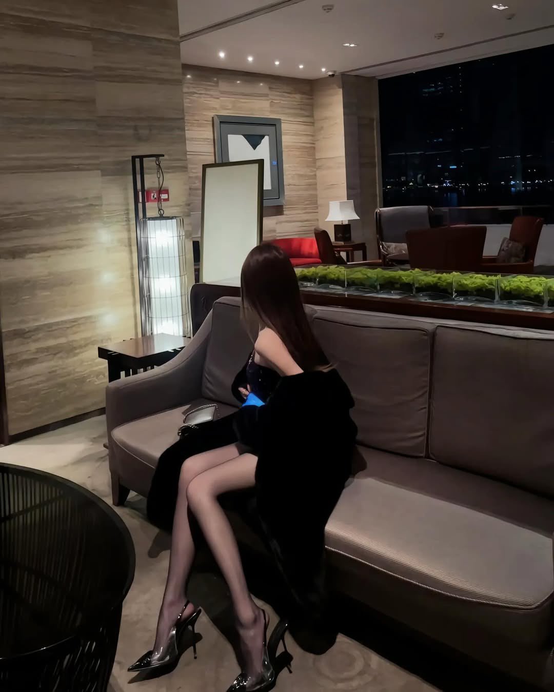 醉美是少妇的翘臀和酥胸