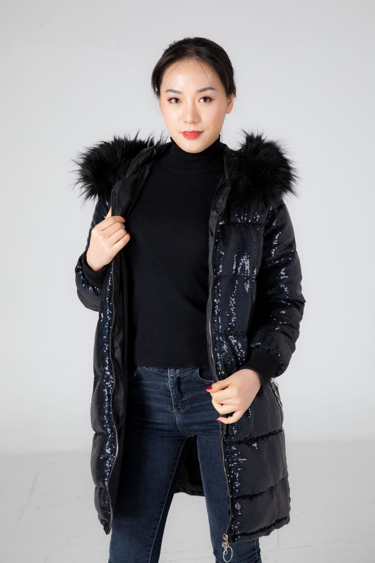 气质少妇脱掉衣服更美妙