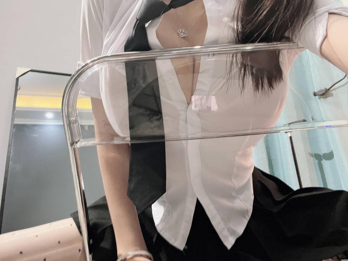 兔宝妮翘臀杨柳腰风情写真