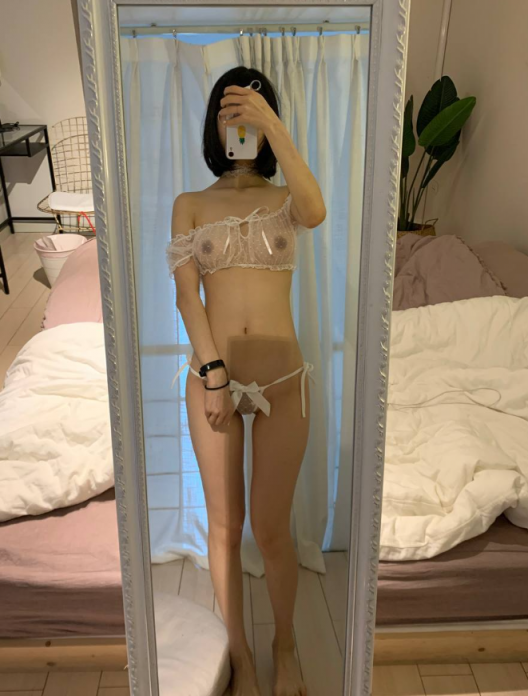 在镜子面前拍穴给你看，收藏多年的个人癖好