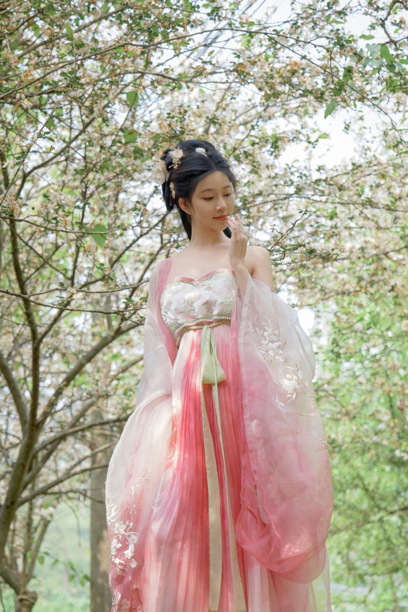 极品美乳古装妹子 20250724