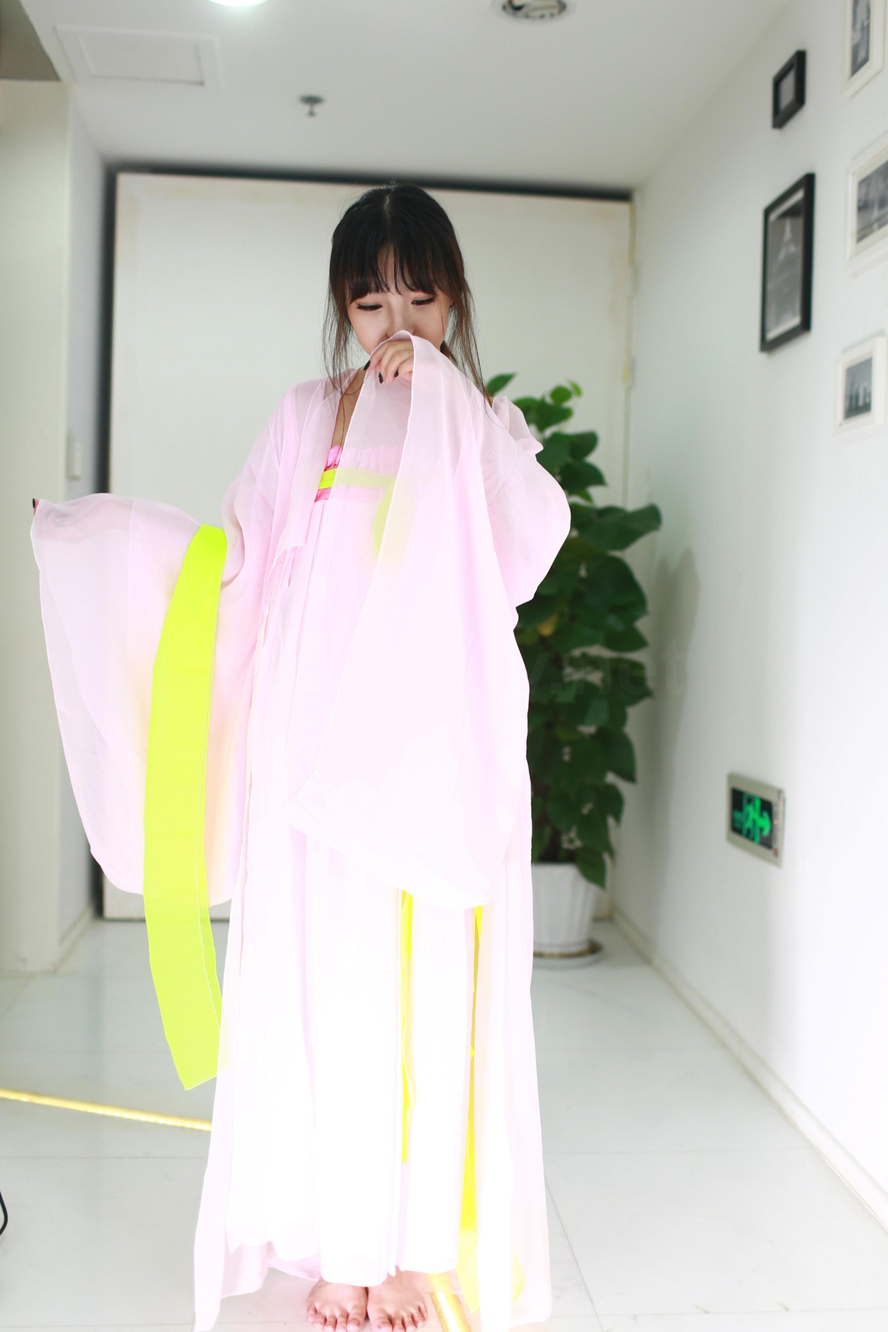 嫩模含含[20P]