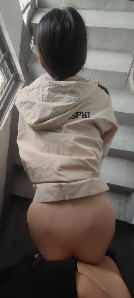 爱露出的女孩 20250724