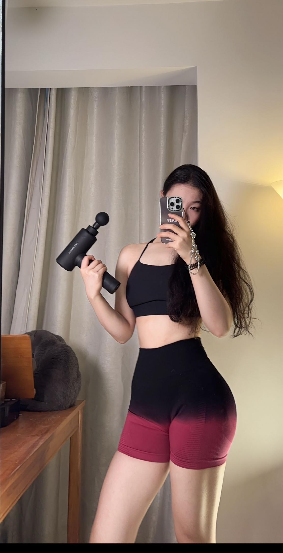健身长腿妹子