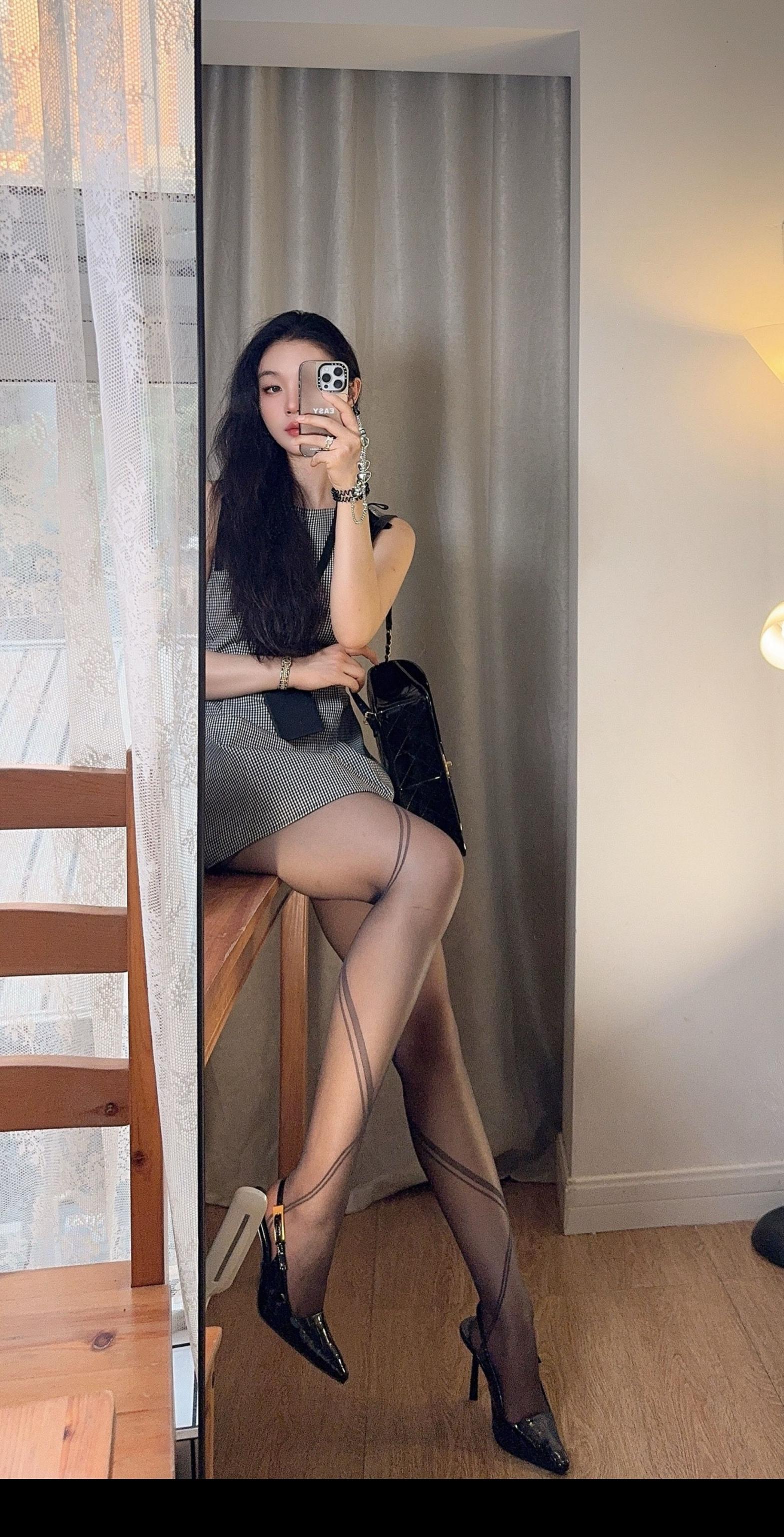 健身长腿妹子