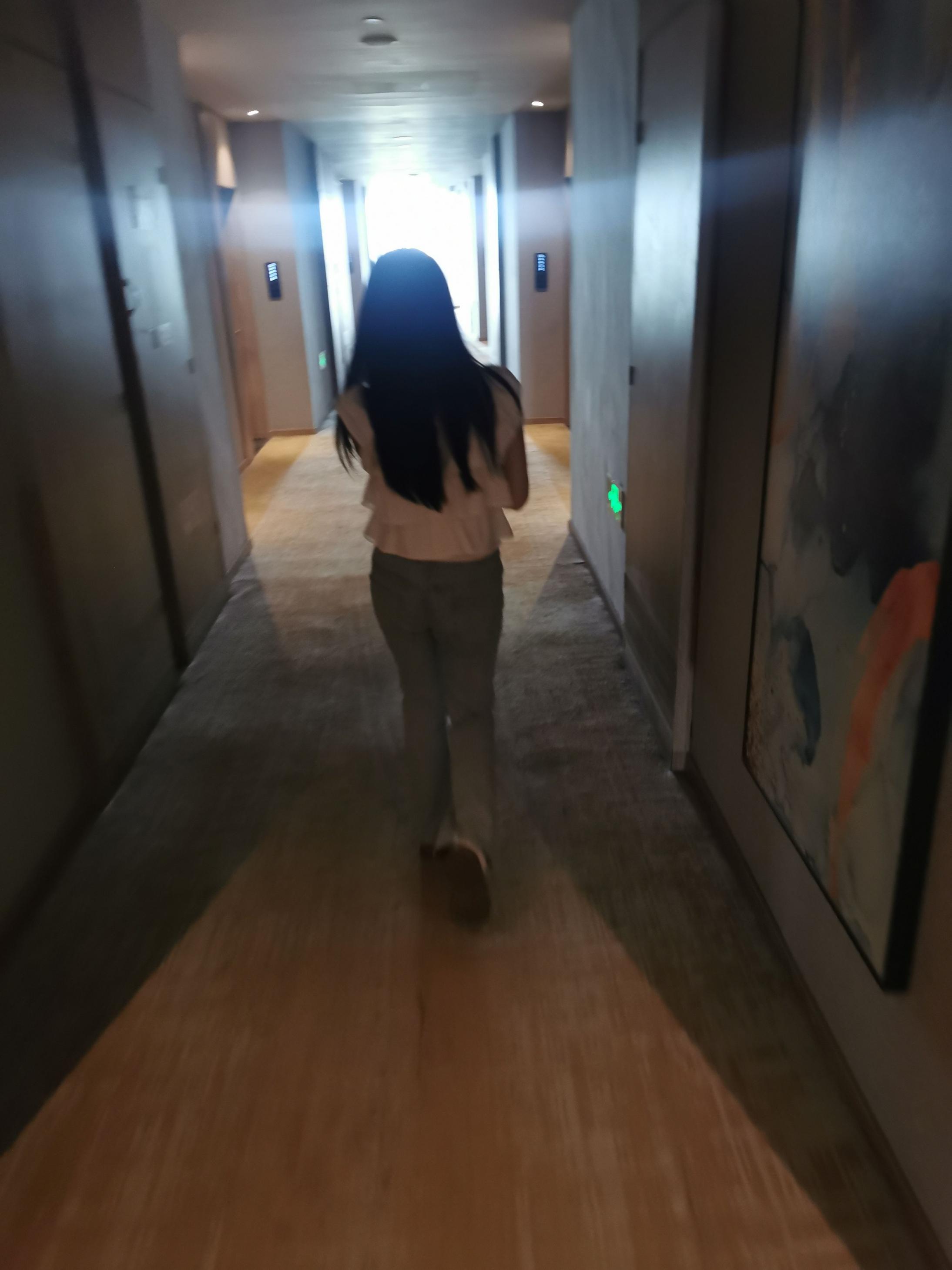 华师大，女大学生年轻的身体就是好，没有人永远十八岁，但永远有人十八岁！