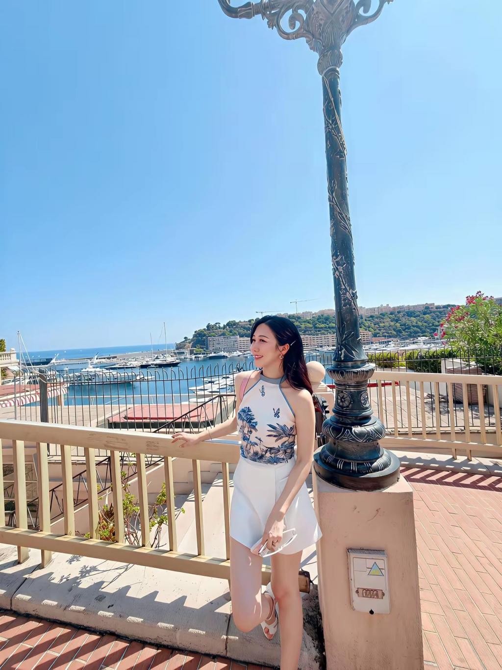 清纯阳光美女