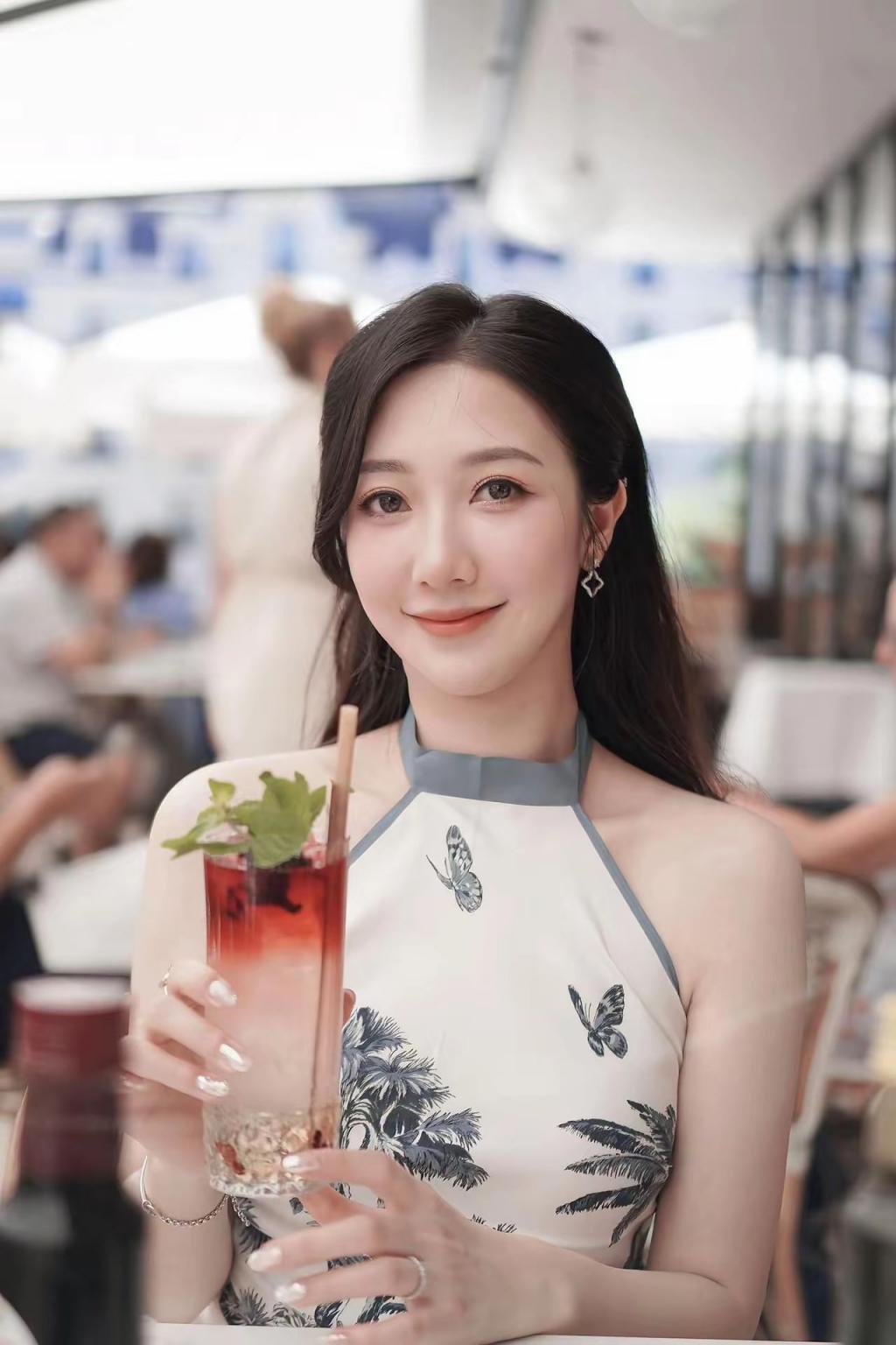 清纯阳光美女