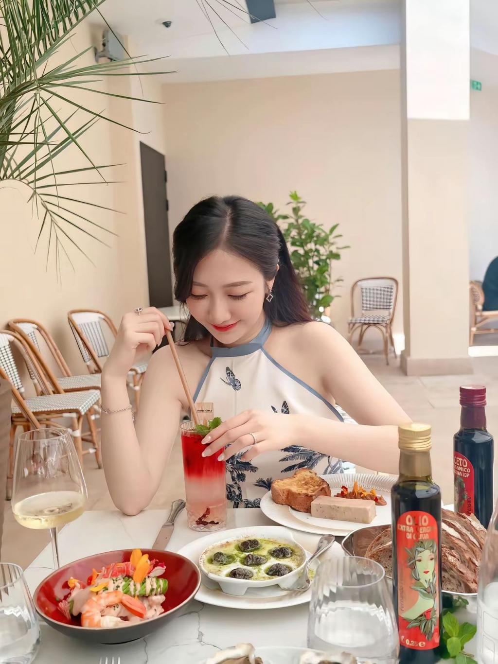 清纯阳光美女