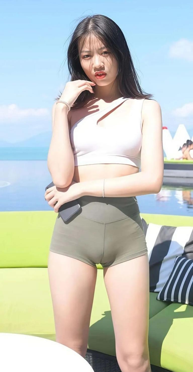 骆驼趾 20250903