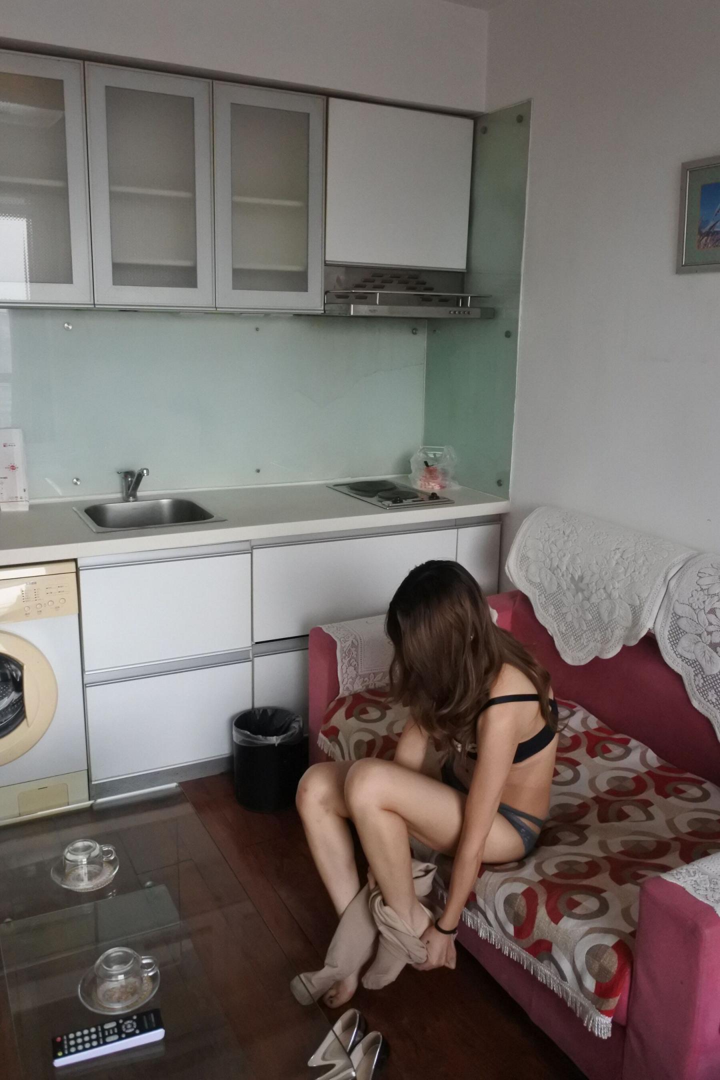 良家肉丝厚打底非常的诱惑