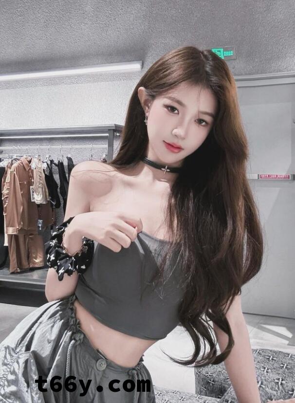 多肉台妹，身材很有料