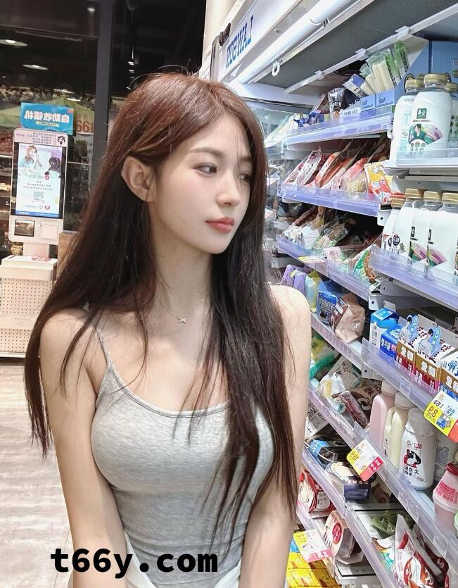 多肉台妹，身材很有料