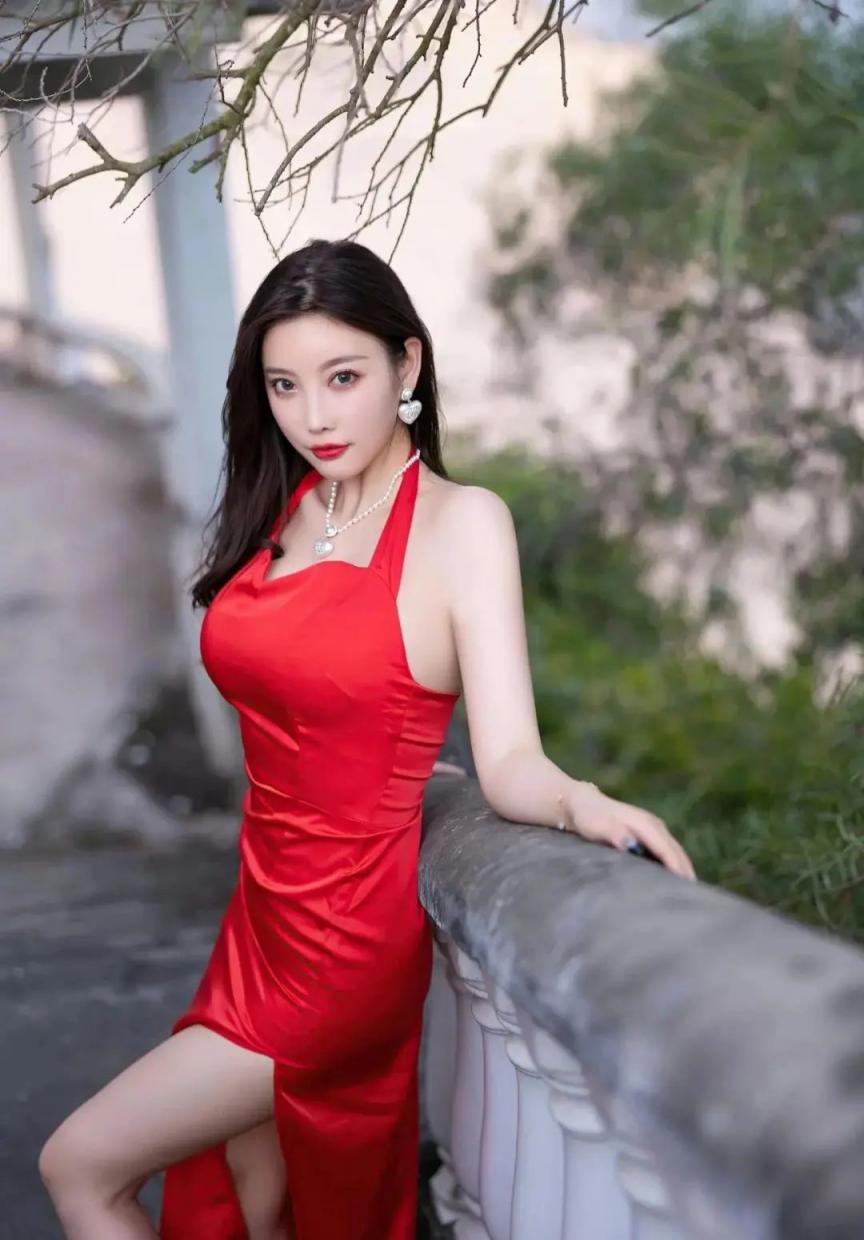 身材高挑的小姐姐