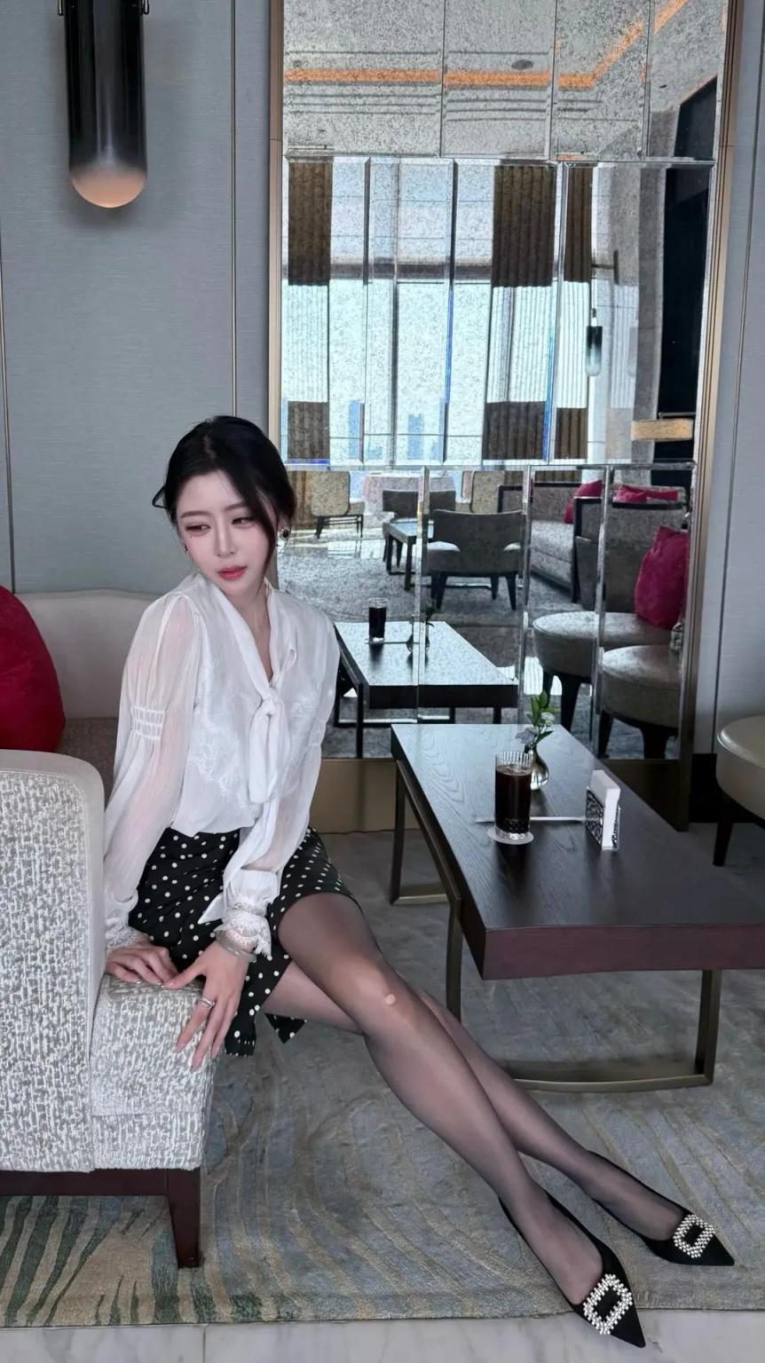 身材高挑的小姐姐