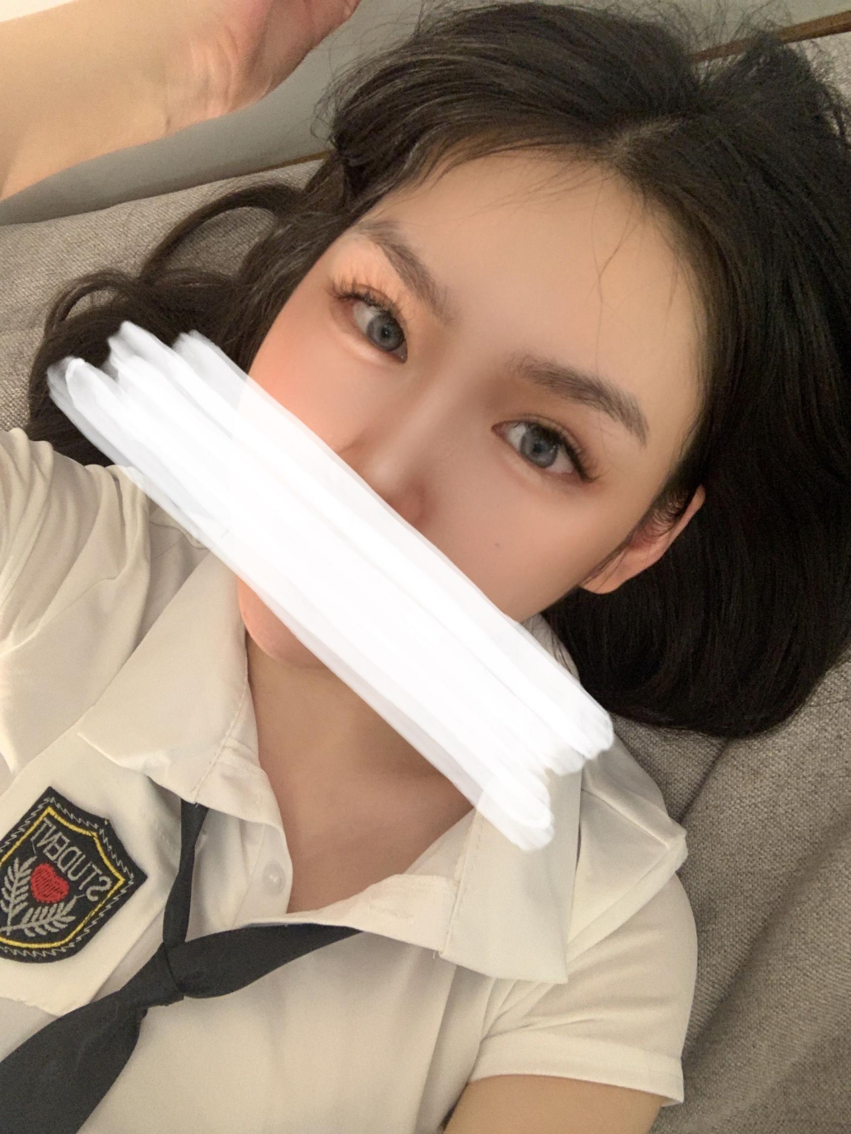 青春美少女搔首弄姿诱惑迷人 20251003