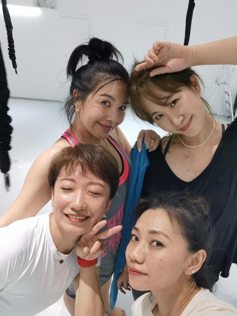 搜集的妹子图片-雪白