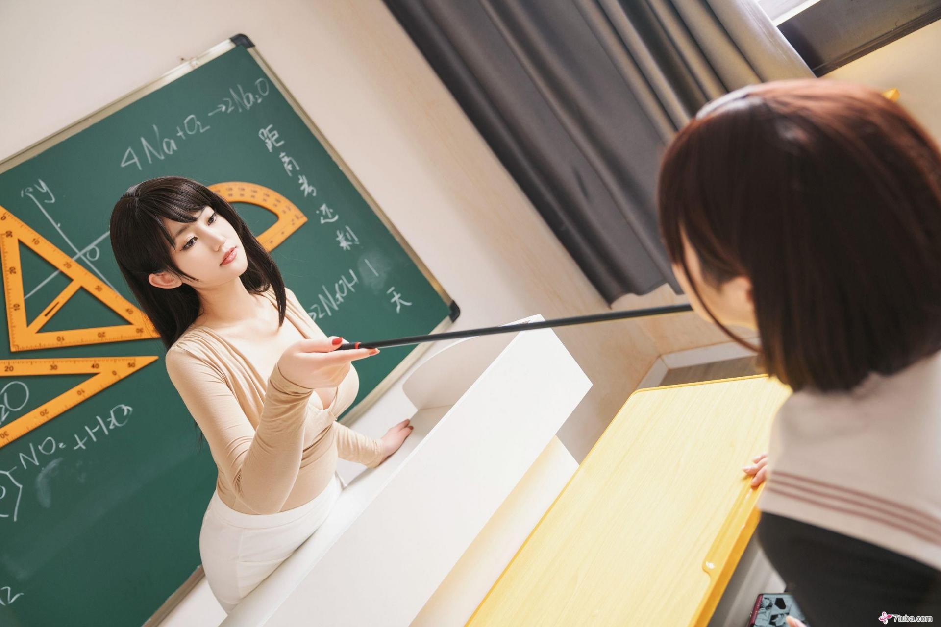 性感美图 补习老师的惩罚