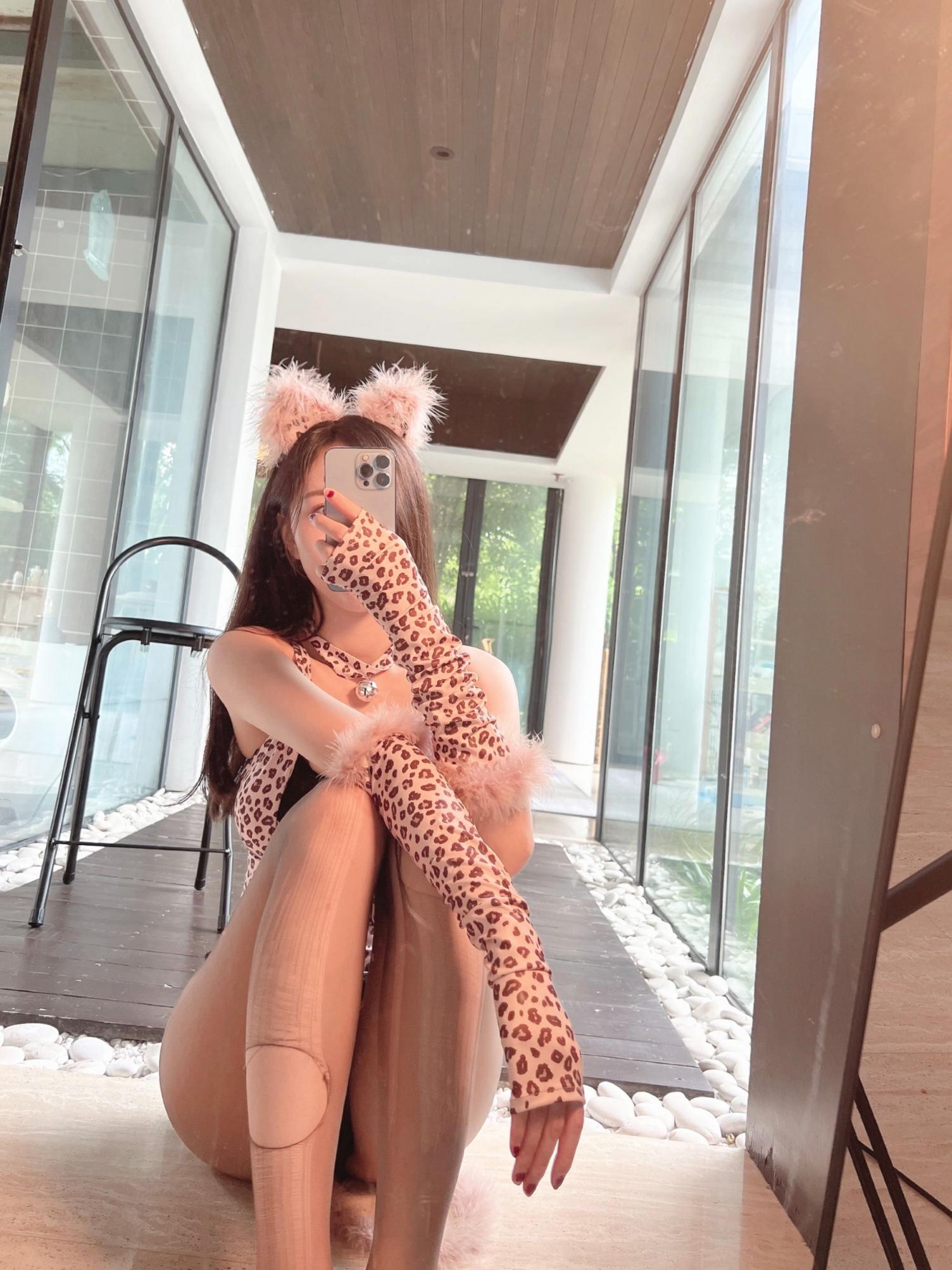 放假你们就偷偷看美女吧