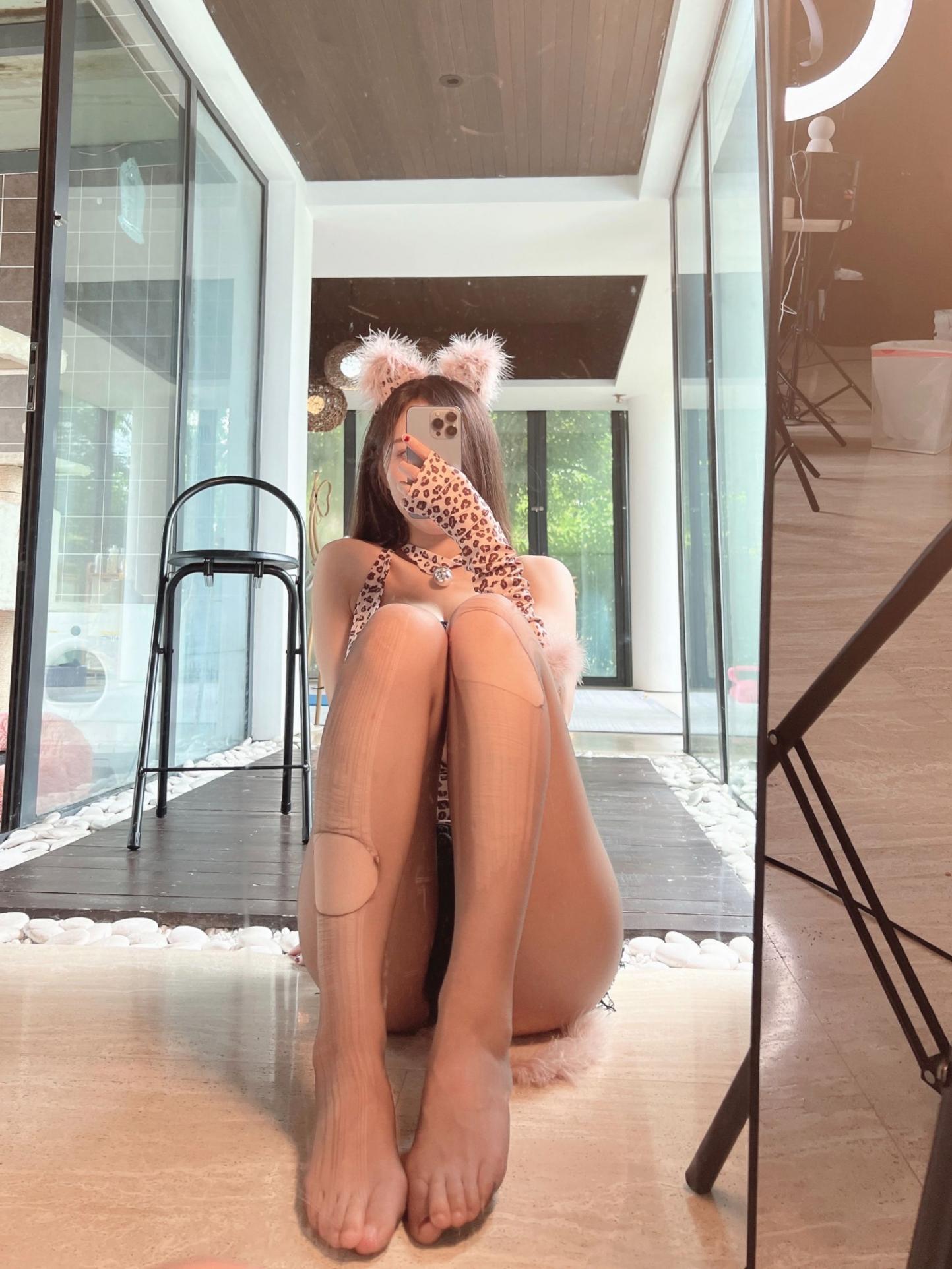 放假你们就偷偷看美女吧