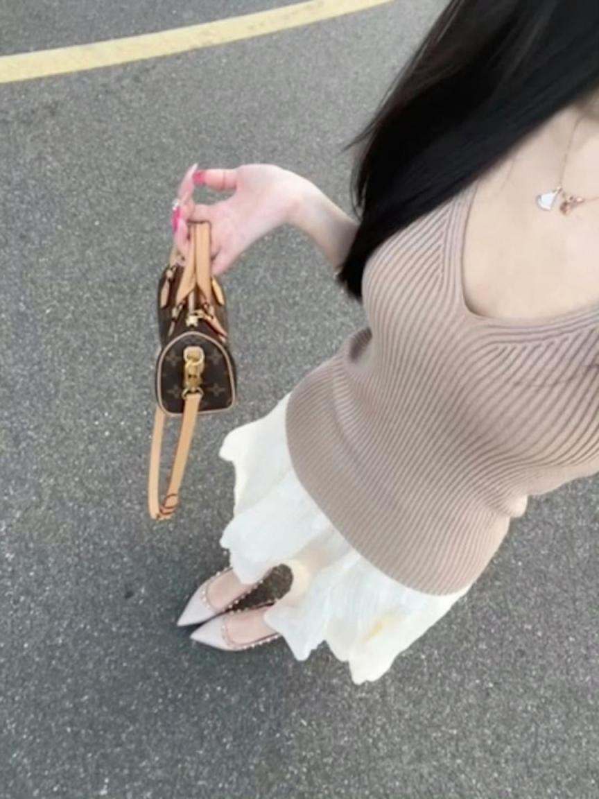 丝袜高跟儿小蛮腰，直戳男人的心窝