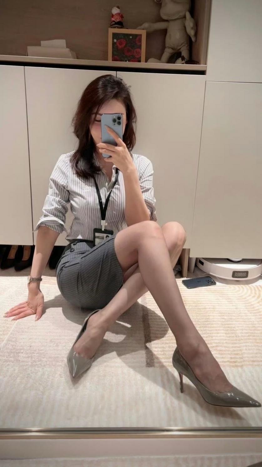 丝袜高跟儿小蛮腰，直戳男人的心窝