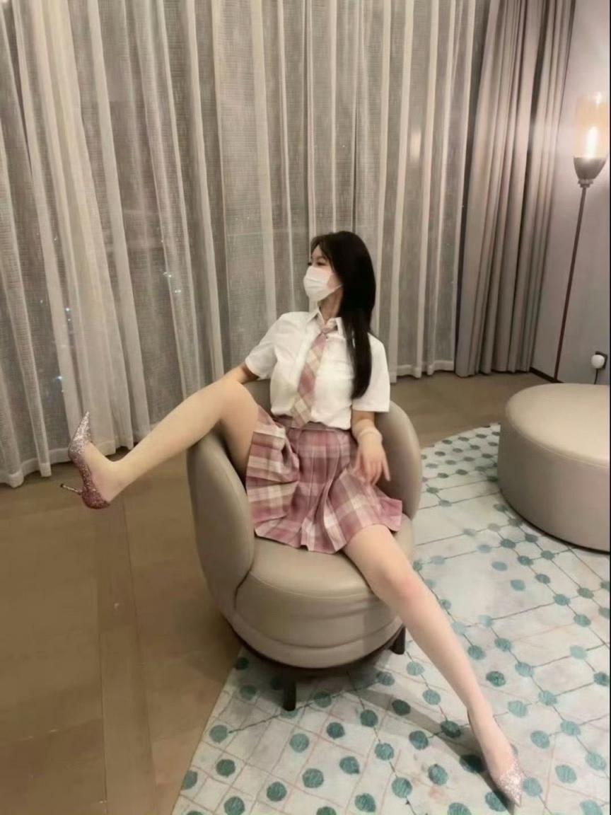 丝袜高跟儿小蛮腰，直戳男人的心窝