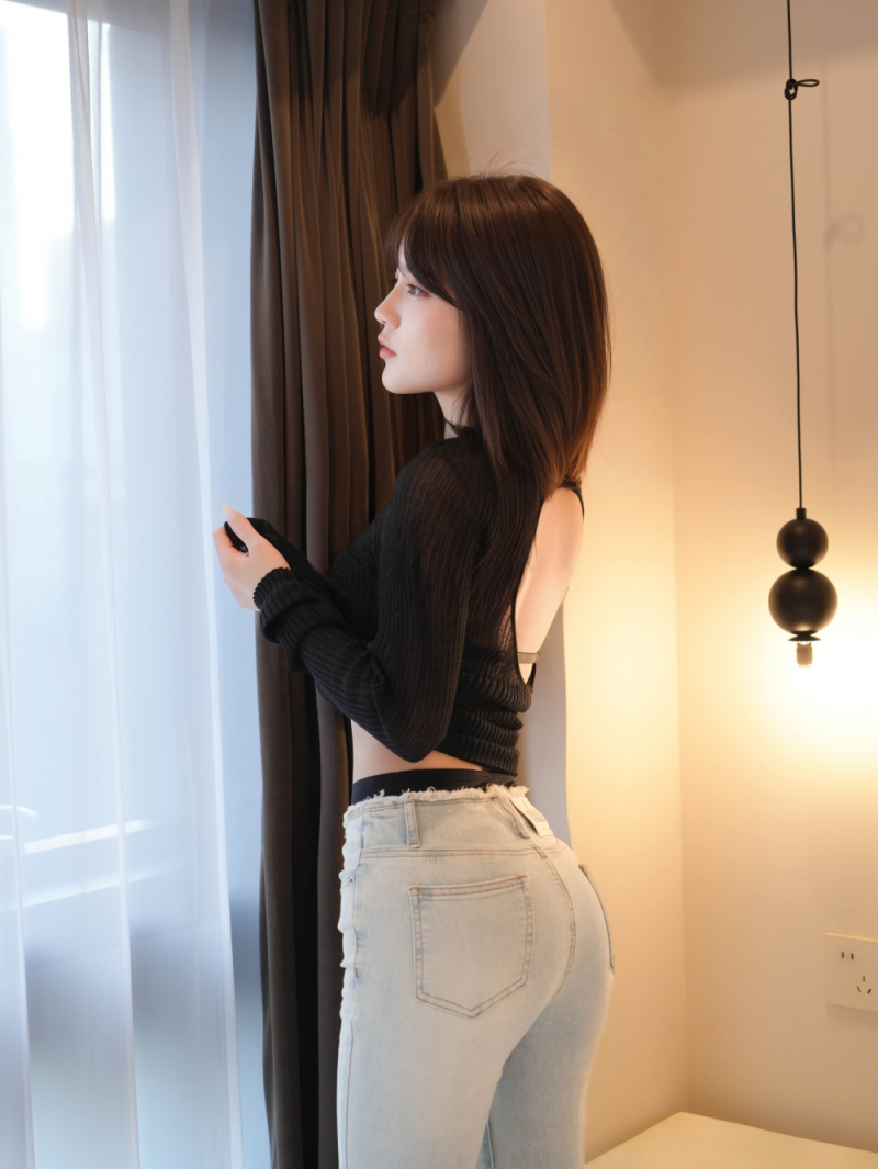 超清纯的牛仔裤里黑丝