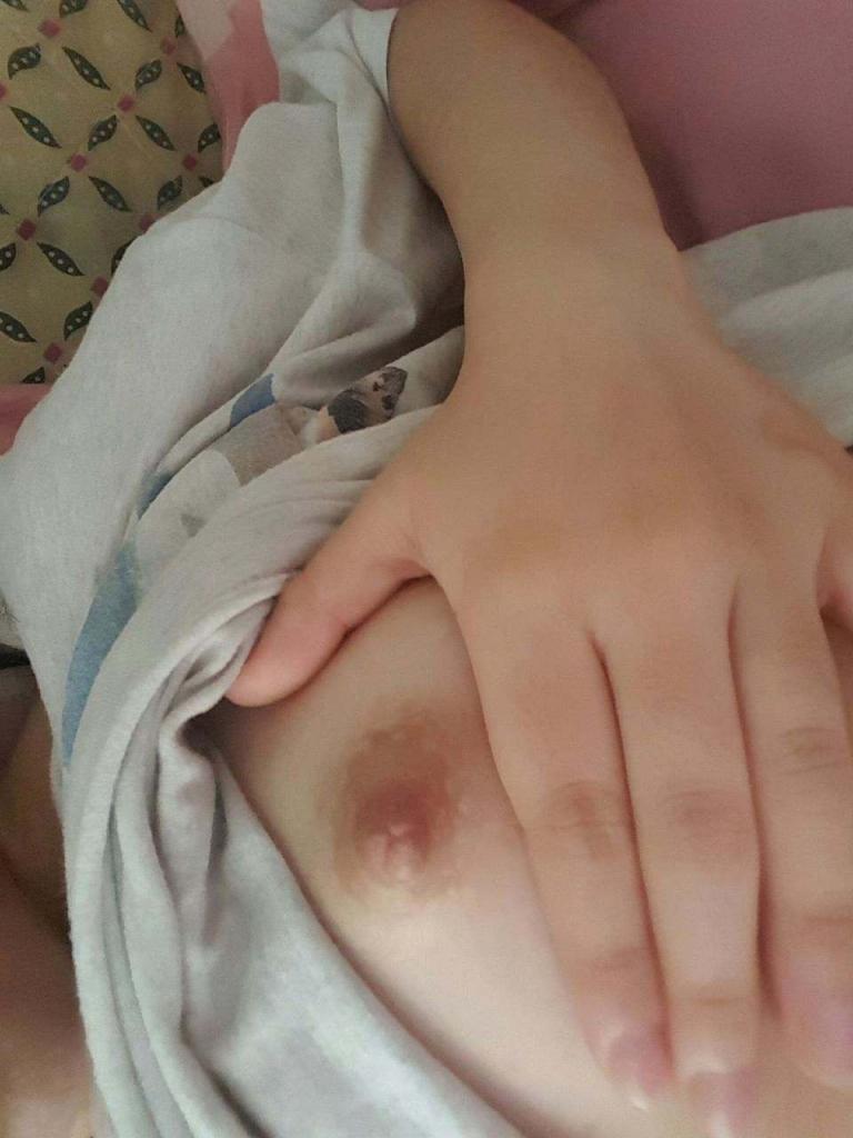 搜集的妹子图片-美女的嫩穴嫩肉嫩乳