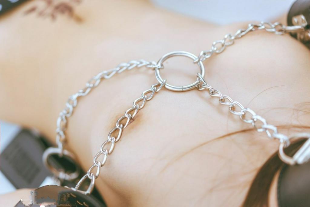 戴眼镜与不戴哪个更骚