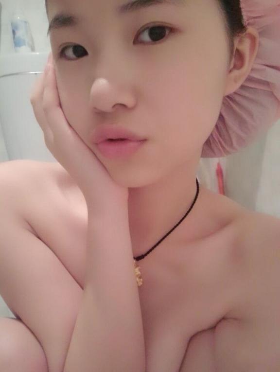 戴眼镜与不戴哪个更骚