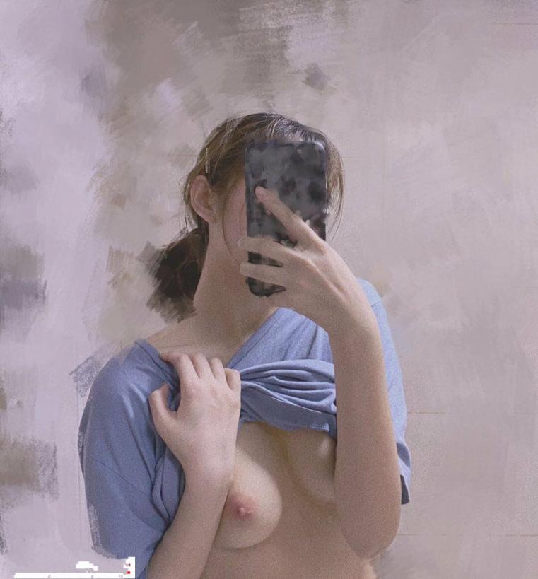 戴眼镜与不戴哪个更骚