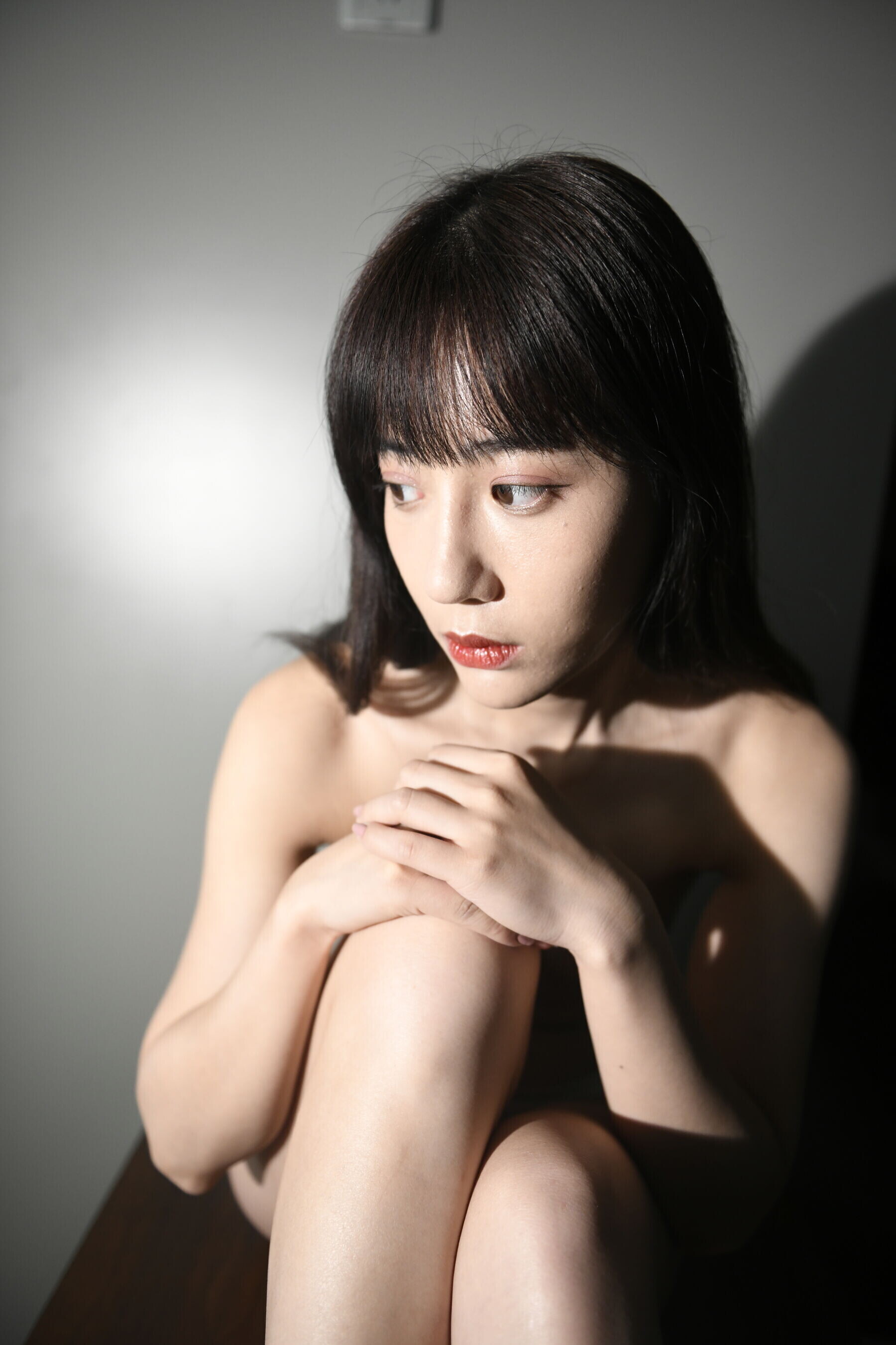 国模怜月大尺度人体私拍套图[20251031]