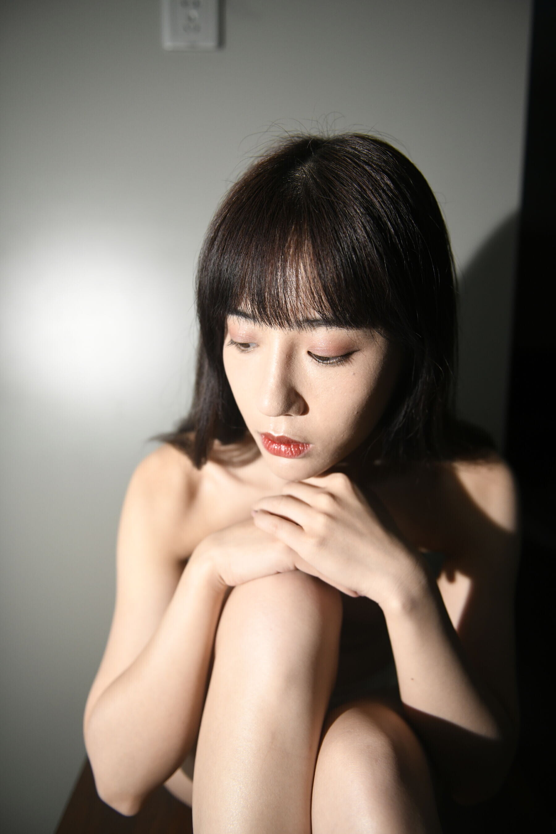 国模怜月大尺度人体私拍套图[20251031]