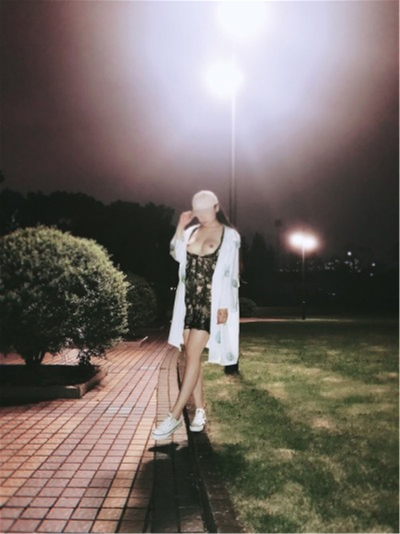 国模套图 极品网红pigeon