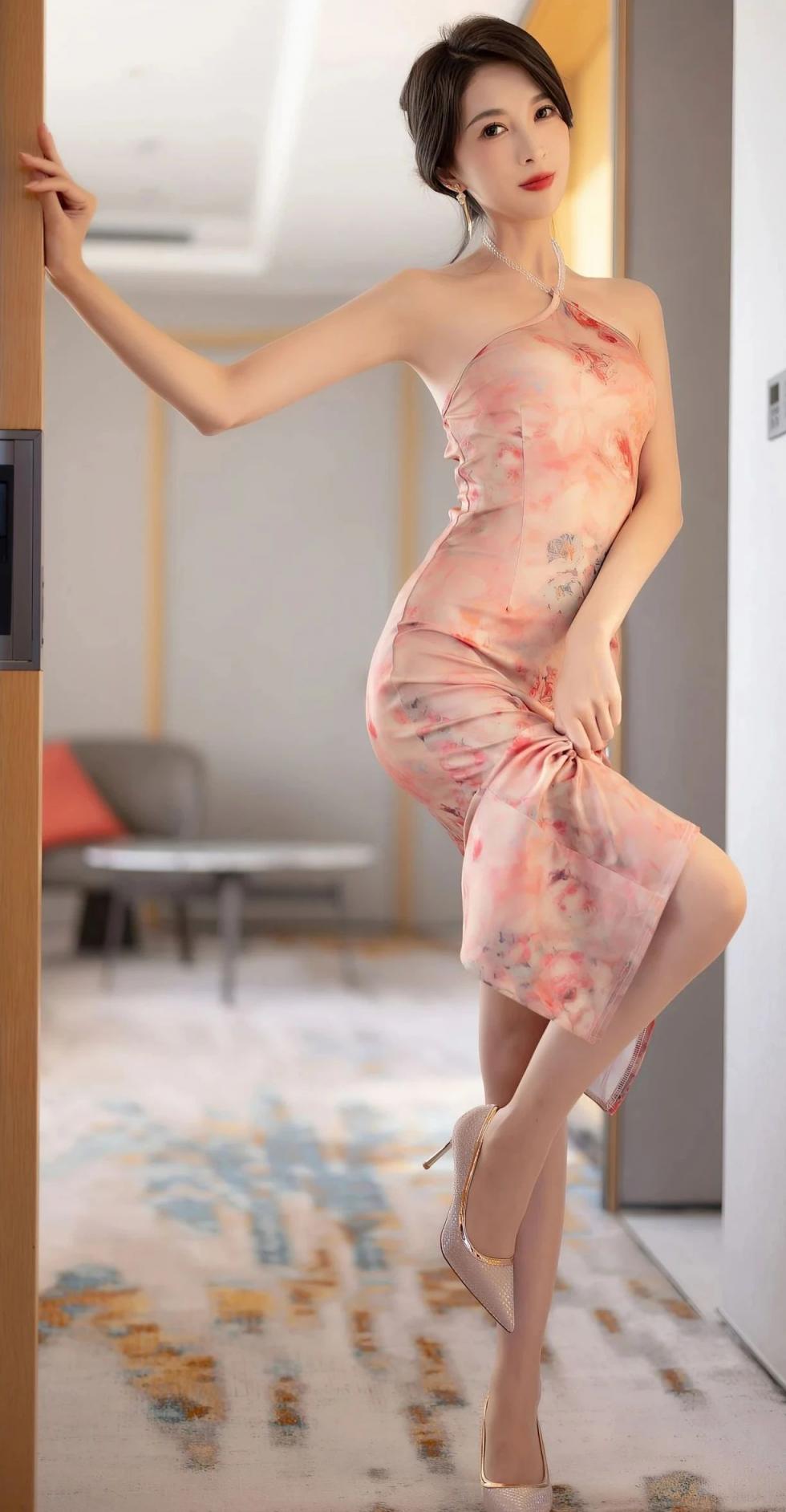 满屏黑丝大长腿