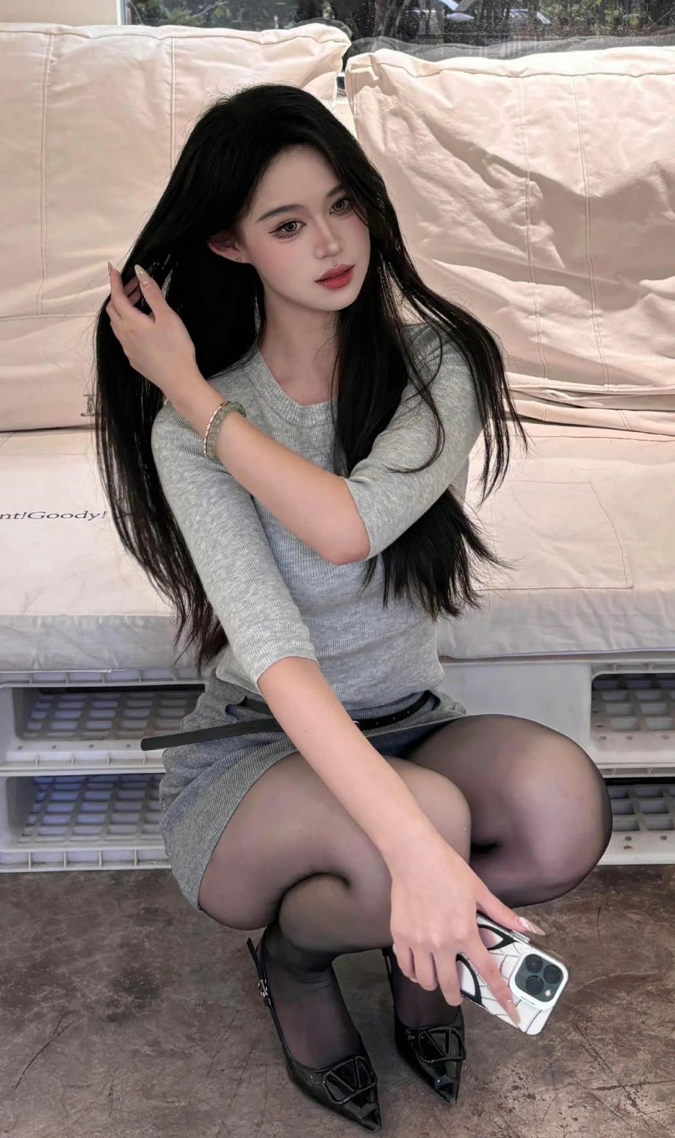 满屏黑丝大长腿