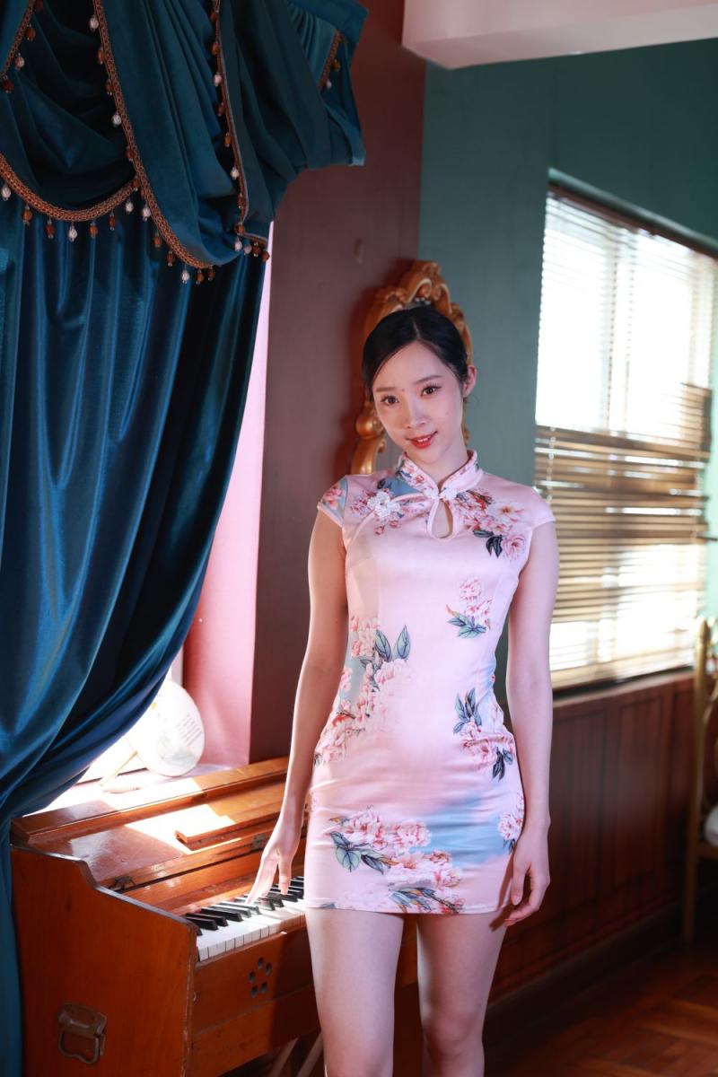 顶级诱人旗袍小姐姐