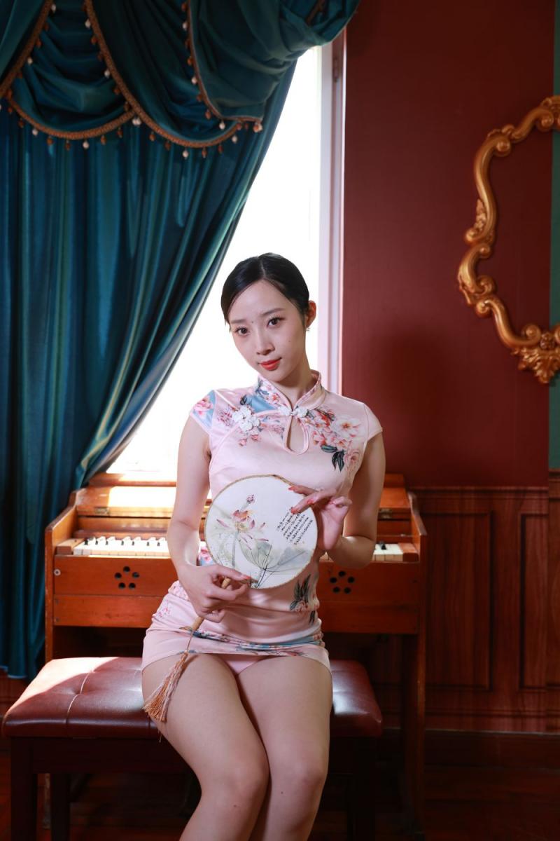 顶级诱人旗袍小姐姐