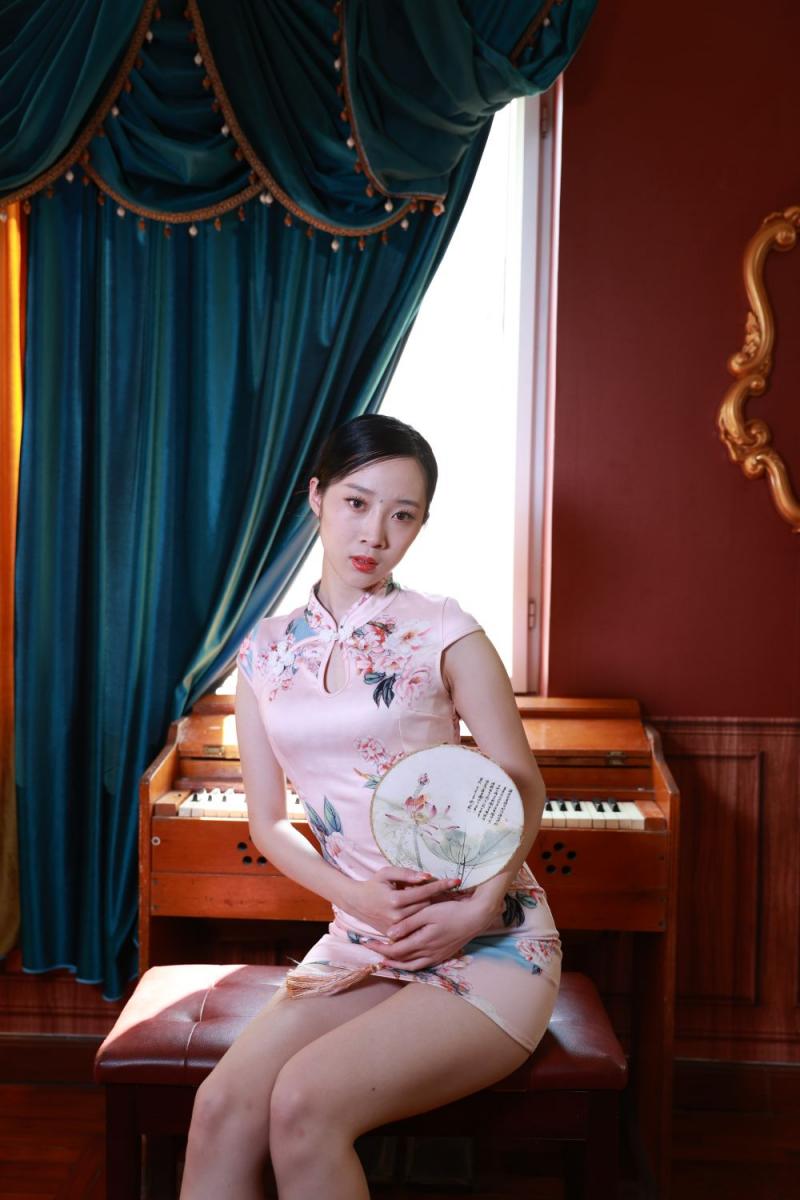 顶级诱人旗袍小姐姐