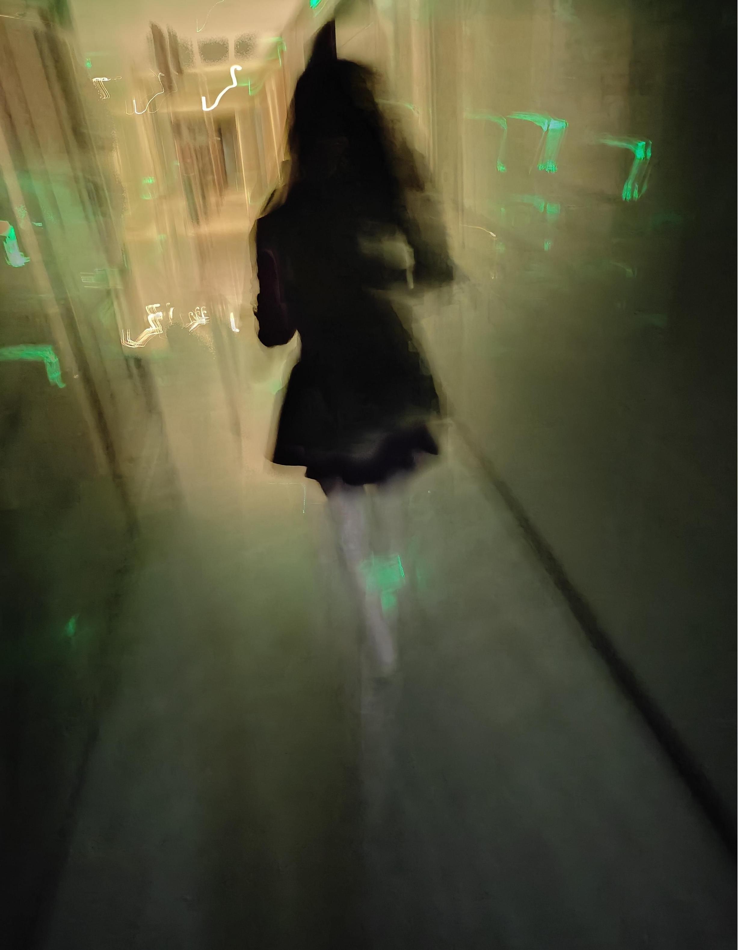 反差女大研究生和人妻教师