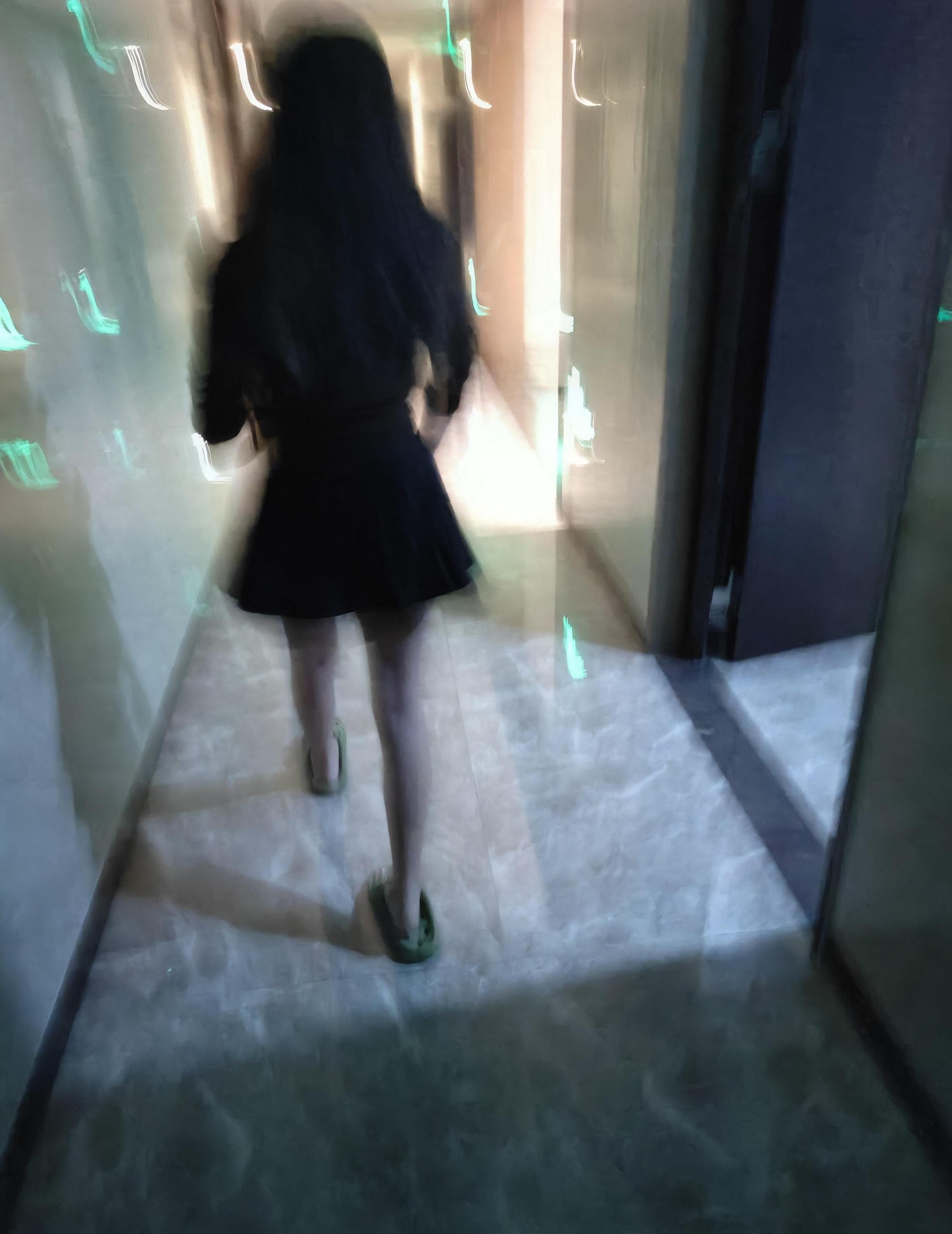 反差女大研究生和人妻教师